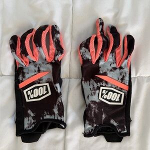 100% women’s cycling gloves